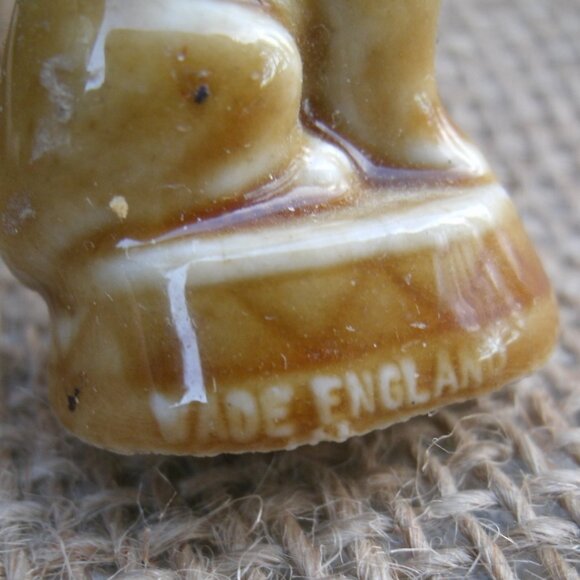 Vintage Wade Whimsies Lion Porcelain Figurine - Picture 4 of 10